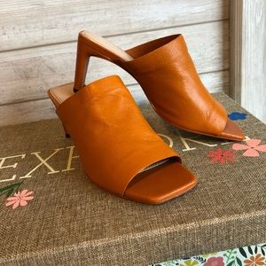 New Zara Women Soft Leather Mules. Zara Size 37.